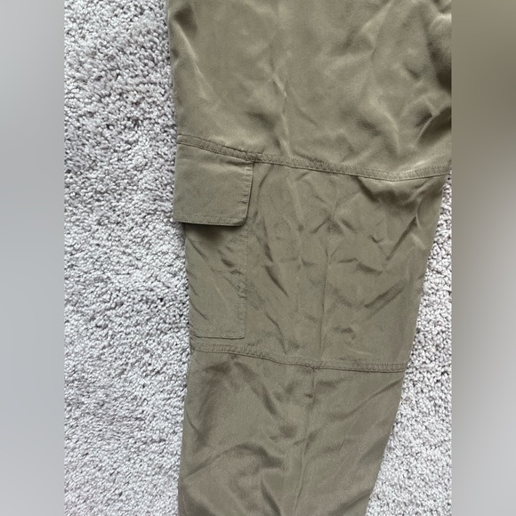 Theory silk cargo pants, size medium WORN ONCE and dry cleaned - Picture 7 of 11